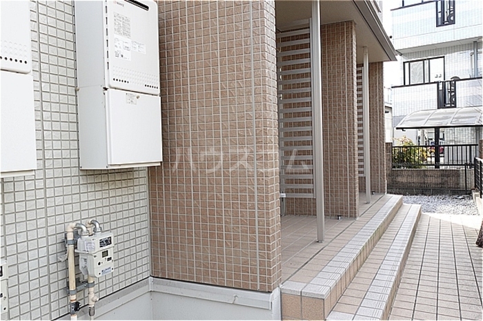 20/30 エントランス