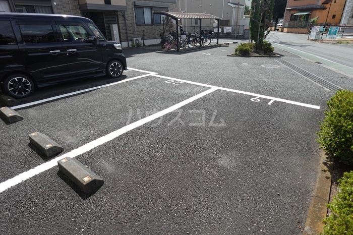 23/30 駐車場