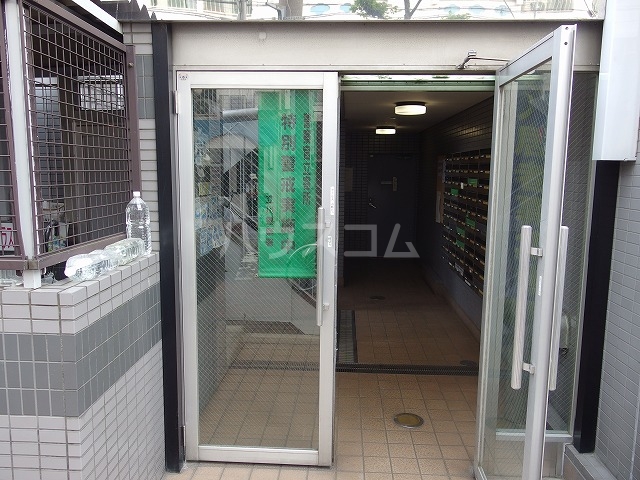 22/30 エントランス