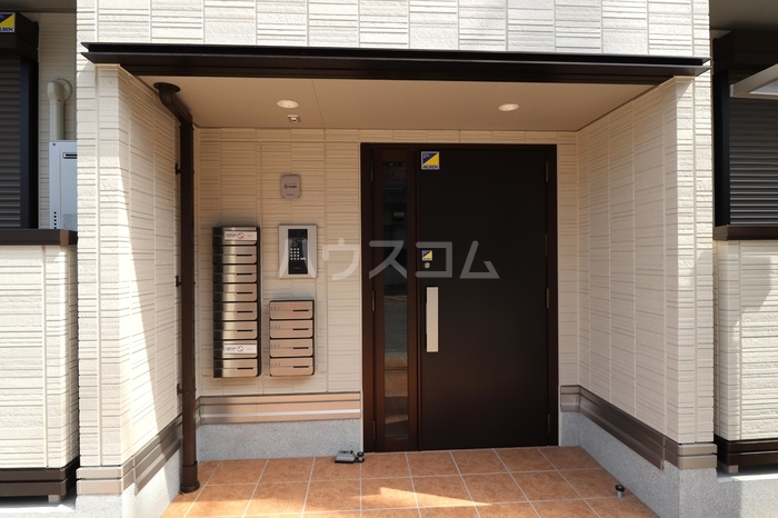 18/30 エントランス