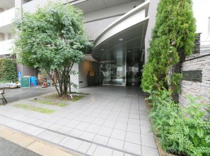 14/23 エントランス