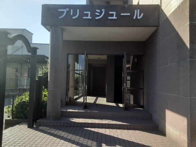 16/27 エントランス