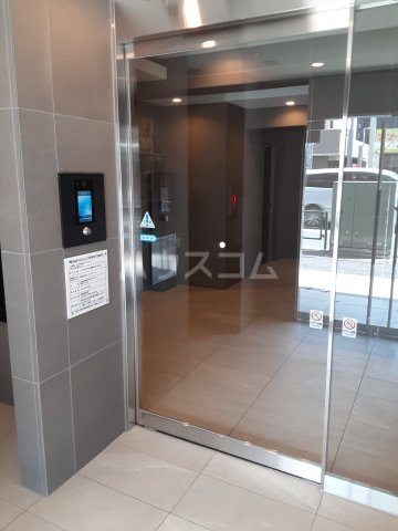 21/27 エントランス