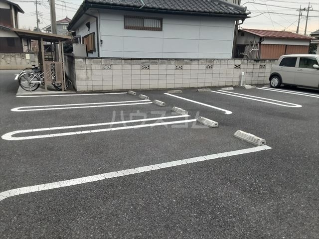 22/28 駐車場