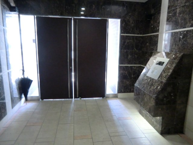 26/30 エントランス