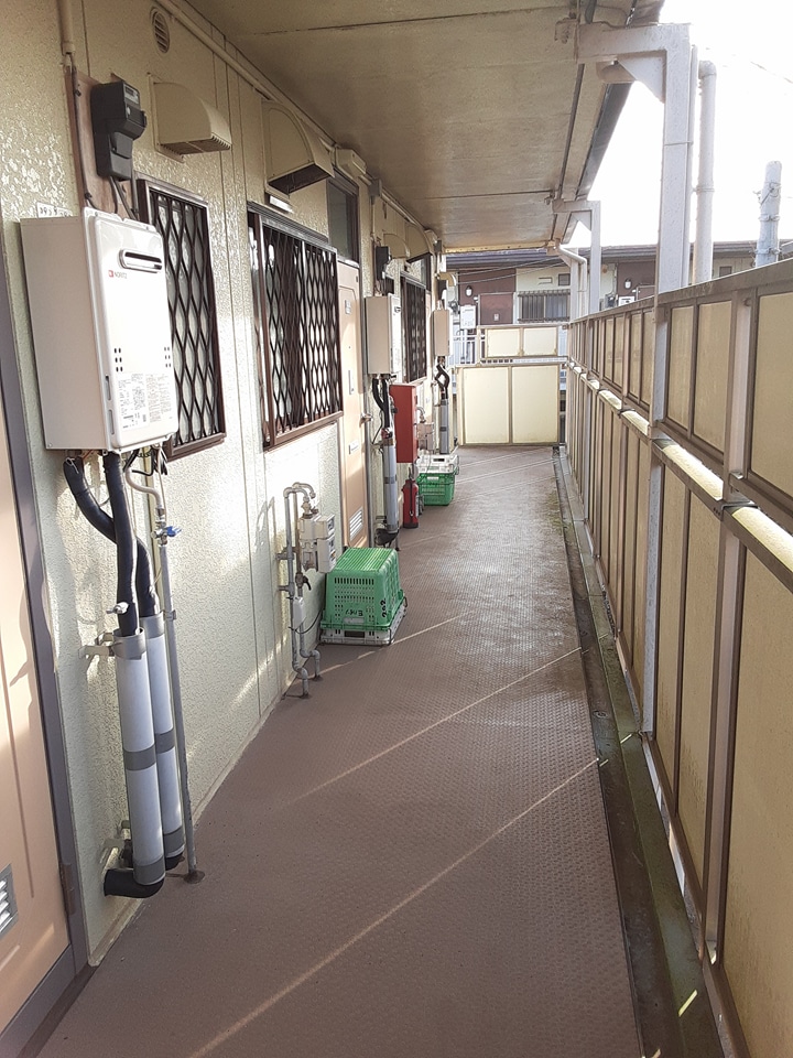 22/27 エントランス