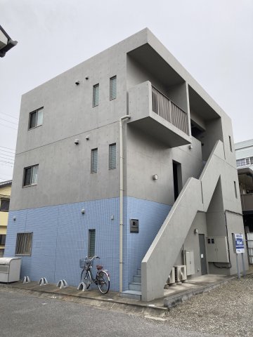 24/30 エントランス