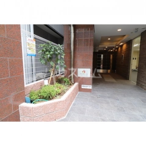 18/28 エントランス