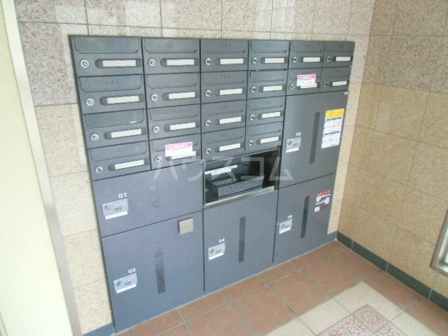 20/23 エントランス