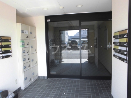 18/24 エントランス