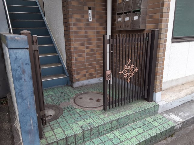 21/28 エントランス