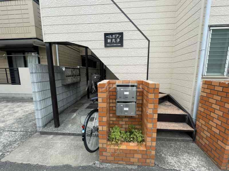 22/25 エントランス