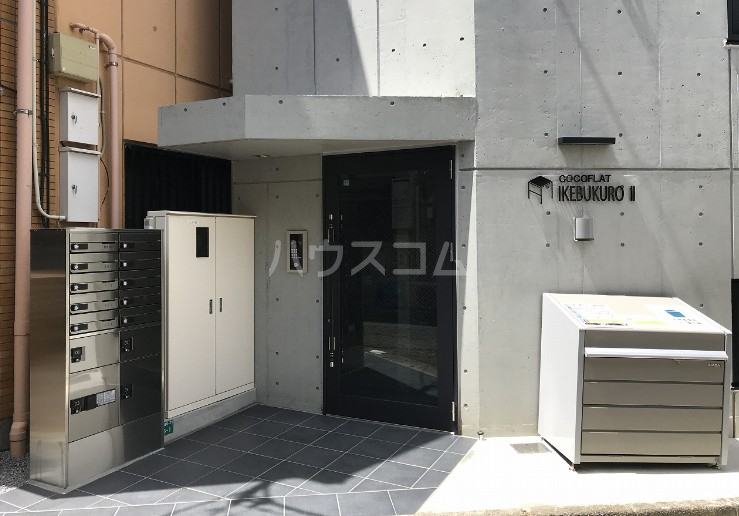 13/19 エントランス