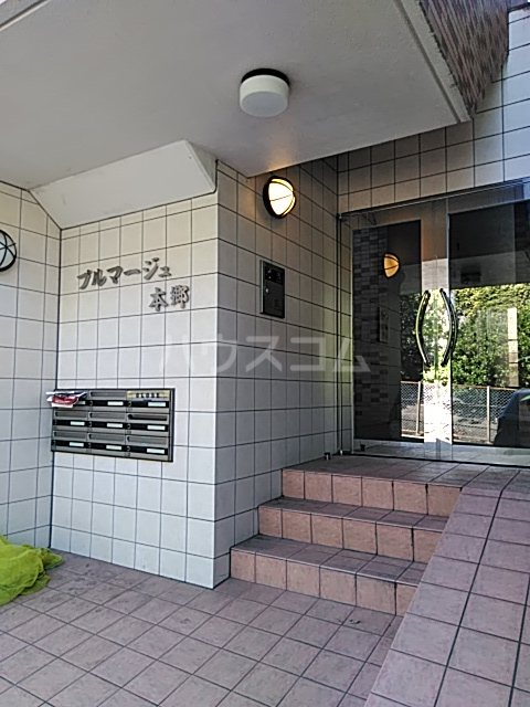 18/26 エントランス