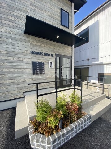 23/30 エントランス