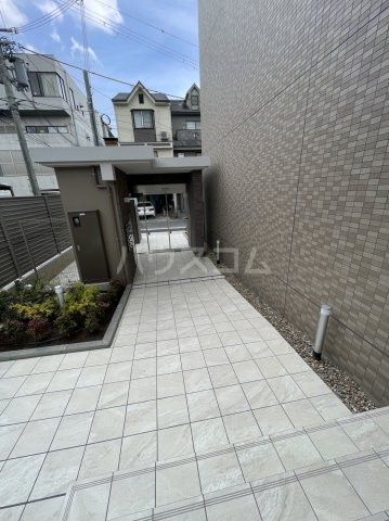 18/26 エントランス