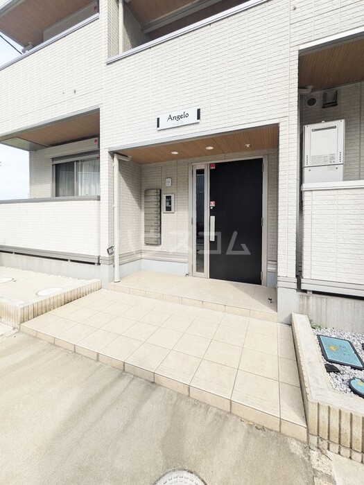 16/27 エントランス