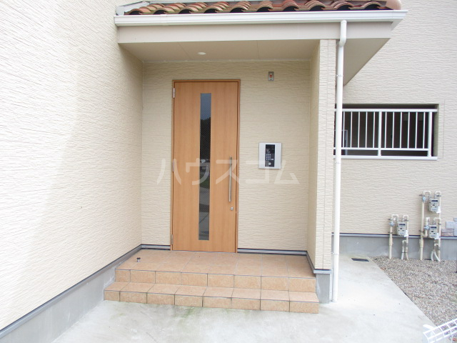 23/30 エントランス