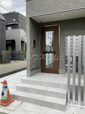 20/30 エントランス