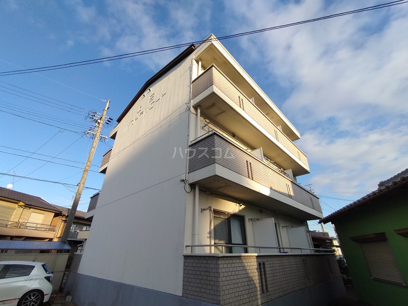 上田パストラルコートの外観