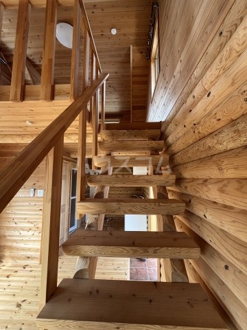 21/22 エントランス