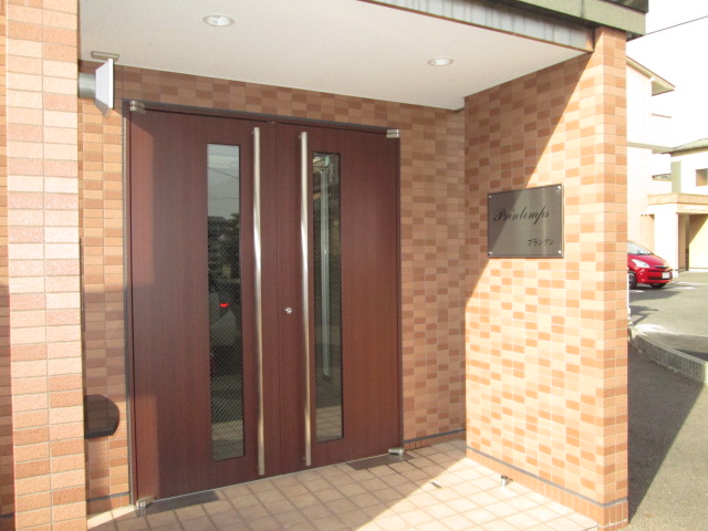 2/5 エントランス