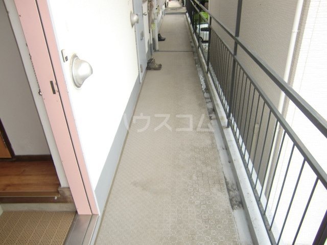 22/30 エントランス