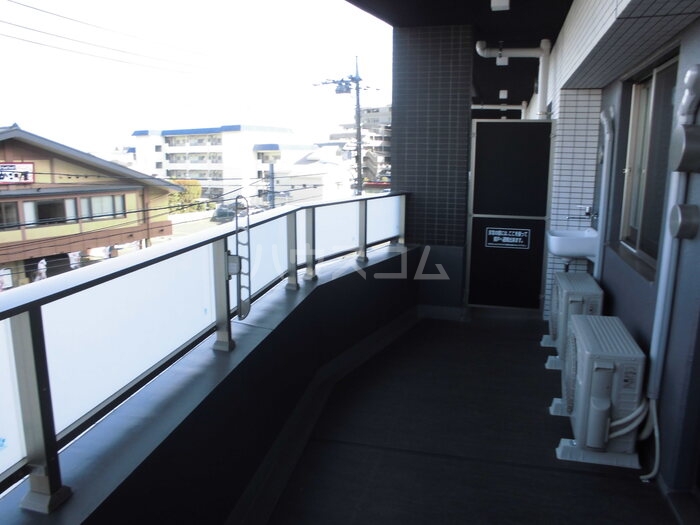 16/27 バルコニー