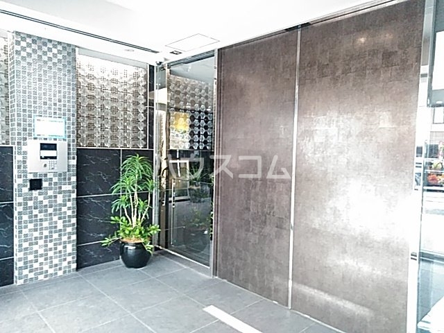 2/4 エントランス