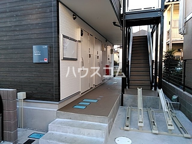 16/26 エントランス