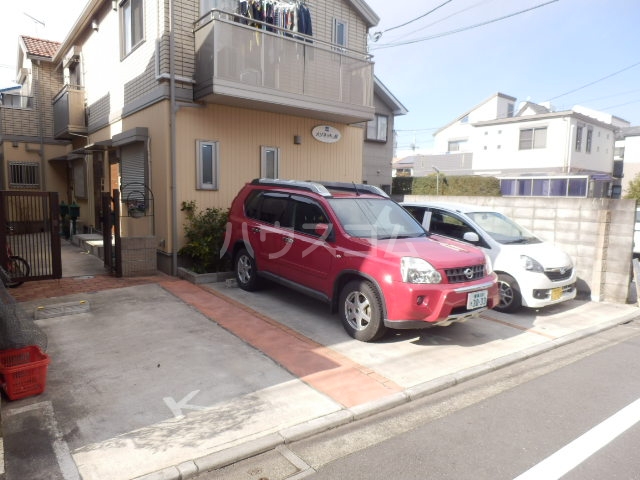 22/30 駐車場