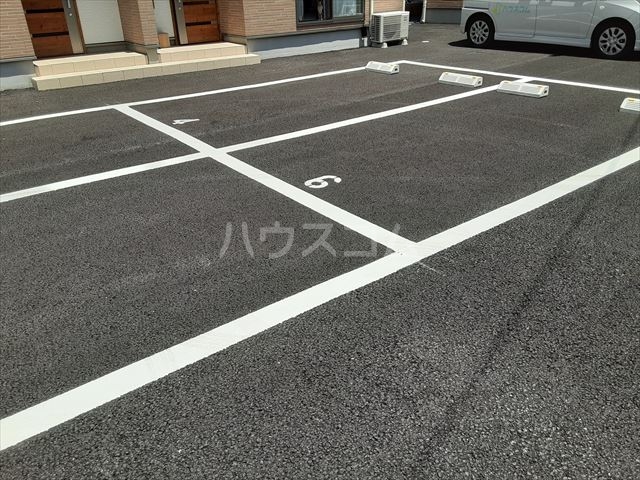 22/30 駐車場
