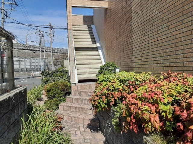 20/30 エントランス