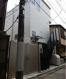 16/26 エントランス