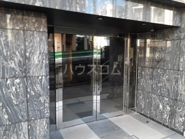 26/30 エントランス