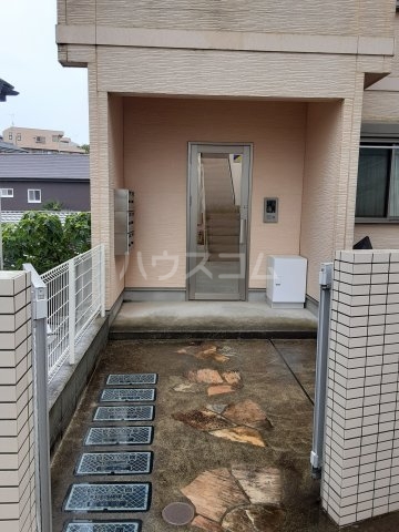 15/17 エントランス