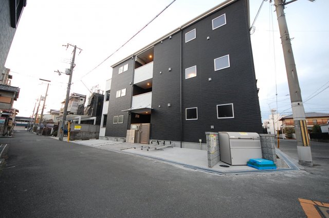 16/27 エントランス