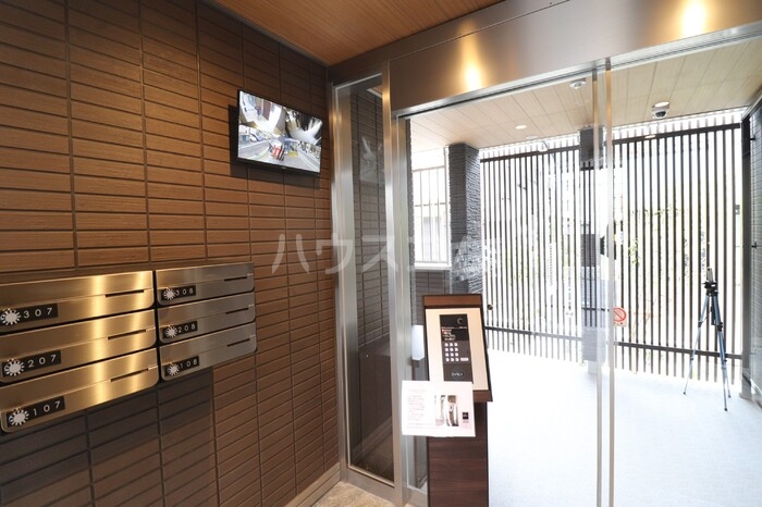 18/23 エントランス