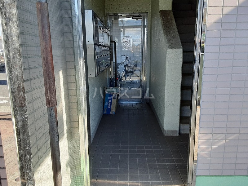 25/30 エントランス