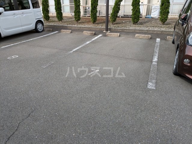 23/30 駐車場
