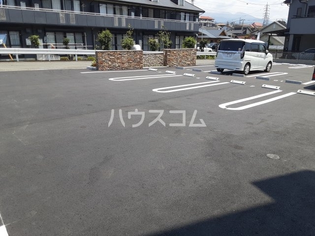 26/30 駐車場