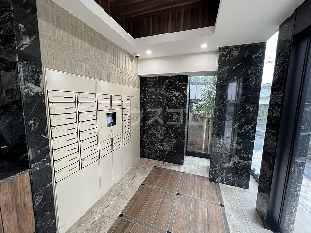 18/30 エントランス