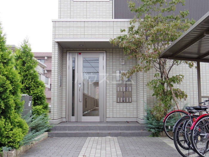 14/20 エントランス