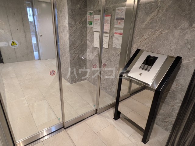 29/30 エントランス