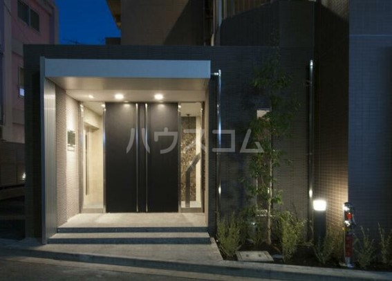 15/18 エントランス