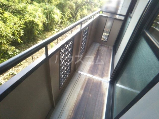 18/28 バルコニー