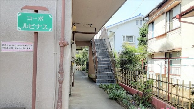 25/30 エントランス