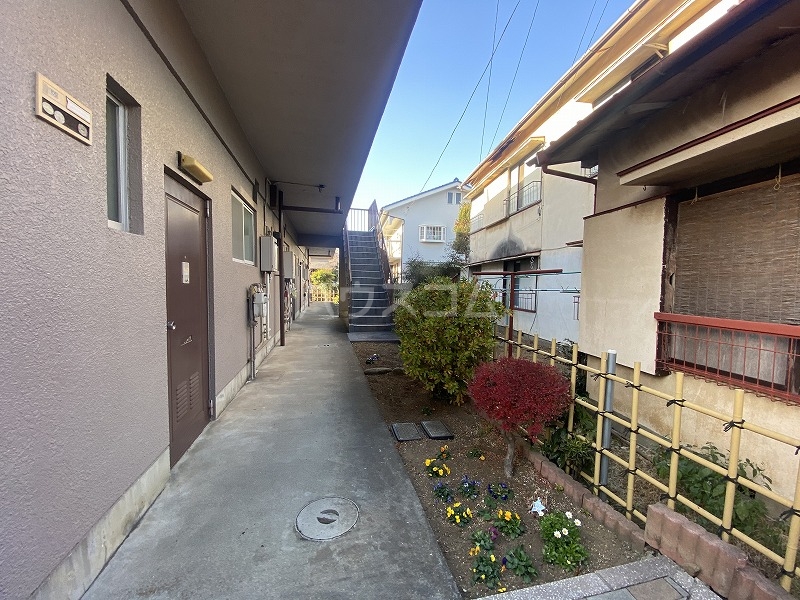 24/30 エントランス