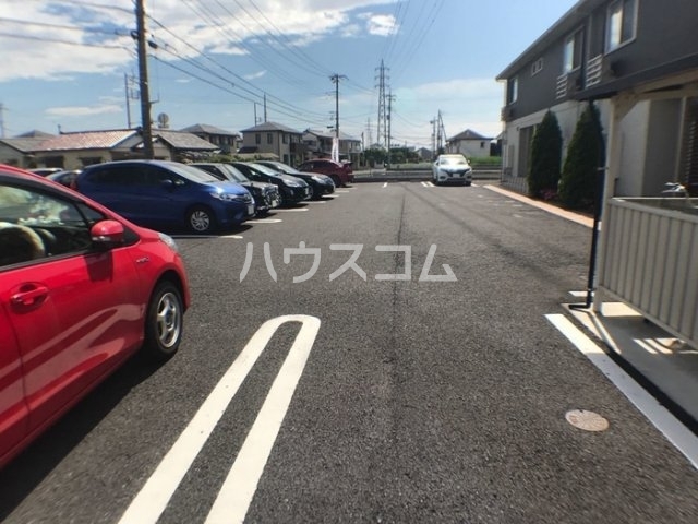 16/17 駐車場