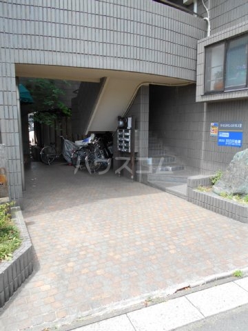 17/19 エントランス